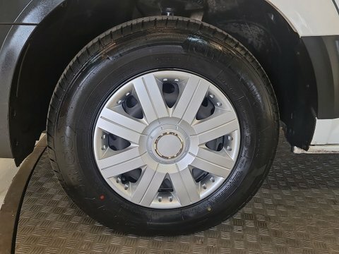 Volkswagen Crafter 2L Startline White #6