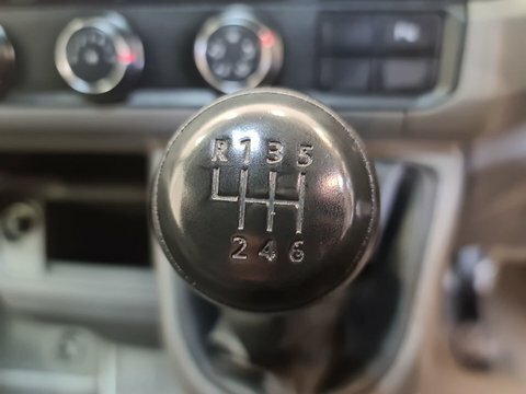 Volkswagen Crafter 2L Startline White #20