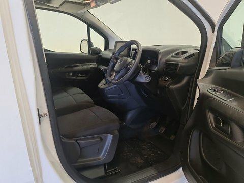 Vauxhall Combo 2300 1.5 Turbo D 100Ps H1 Dynamic Van White #15