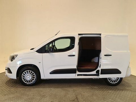 Vauxhall Combo 2300 1.5 Turbo D 100Ps H1 Dynamic Van White #8