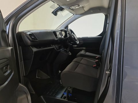 Vauxhall Vivaro 2.O Turbo D DN73YVO  #6