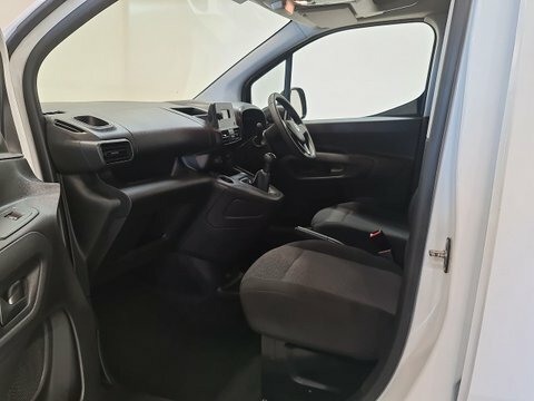 Vauxhall Combo 1.5 Turbo D YP71NEF #6