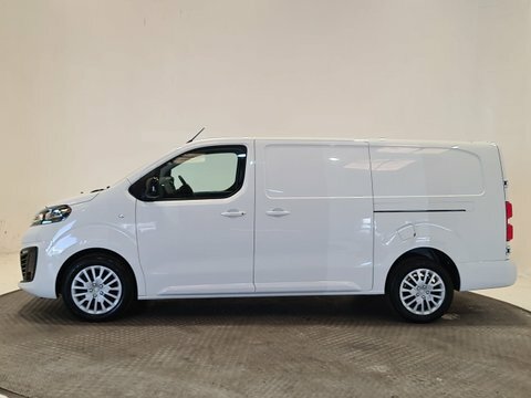 Vauxhall Vivaro 1.5 Turbo D DY73MPX #4