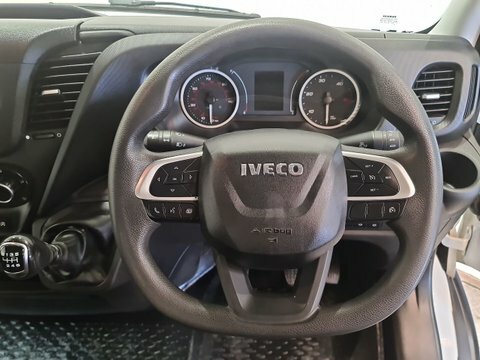   900 Euro 5  #18