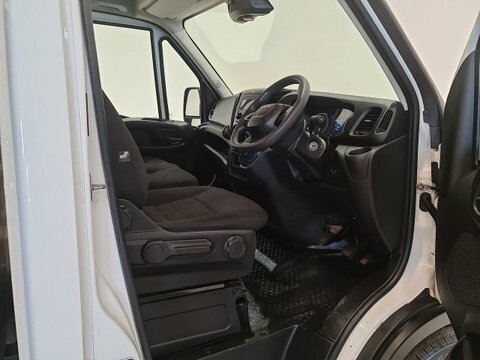   900 Euro 5  #15