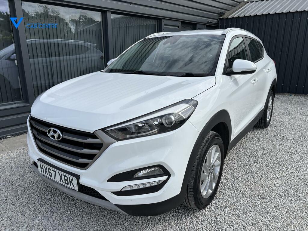 Hyundai Tucson 1.7 Crdi Blue Drive Se Nav Suv E HX67XBK White #6