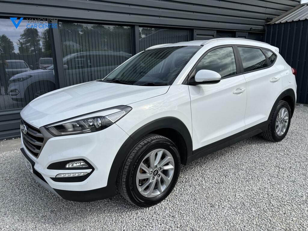 Hyundai Tucson 1.7 Crdi Blue Drive Se Nav Suv E HX67XBK White #5