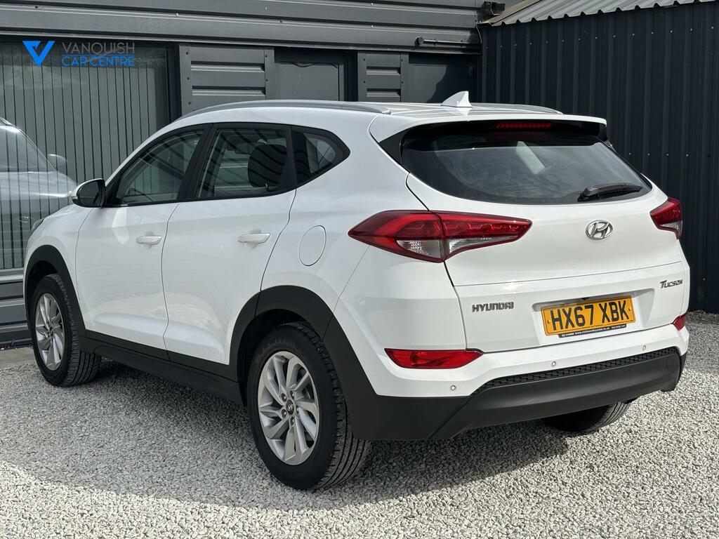 Hyundai Tucson 1.7 Crdi Blue Drive Se Nav Suv E HX67XBK White #3