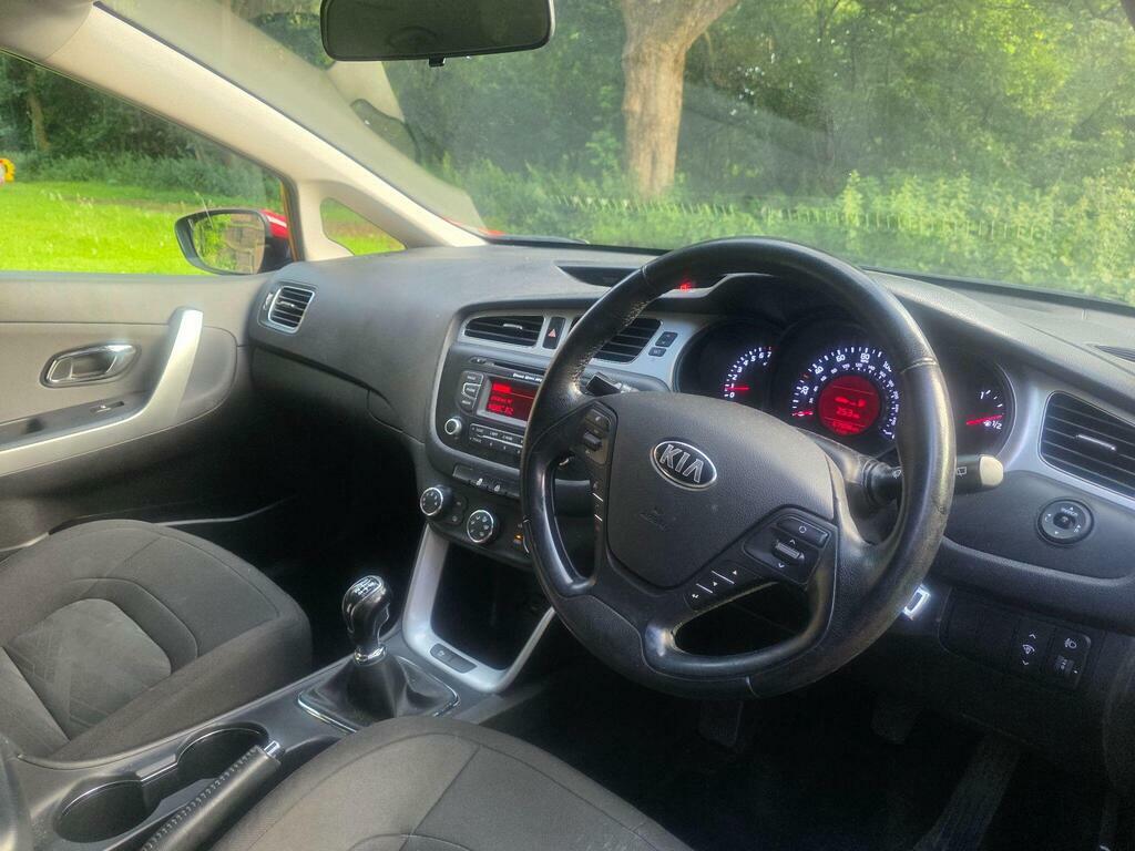 Kia Ceed 1.6 Crdi Ecodynamics 2 Sportswagon Euro 5 Ss Silver #14