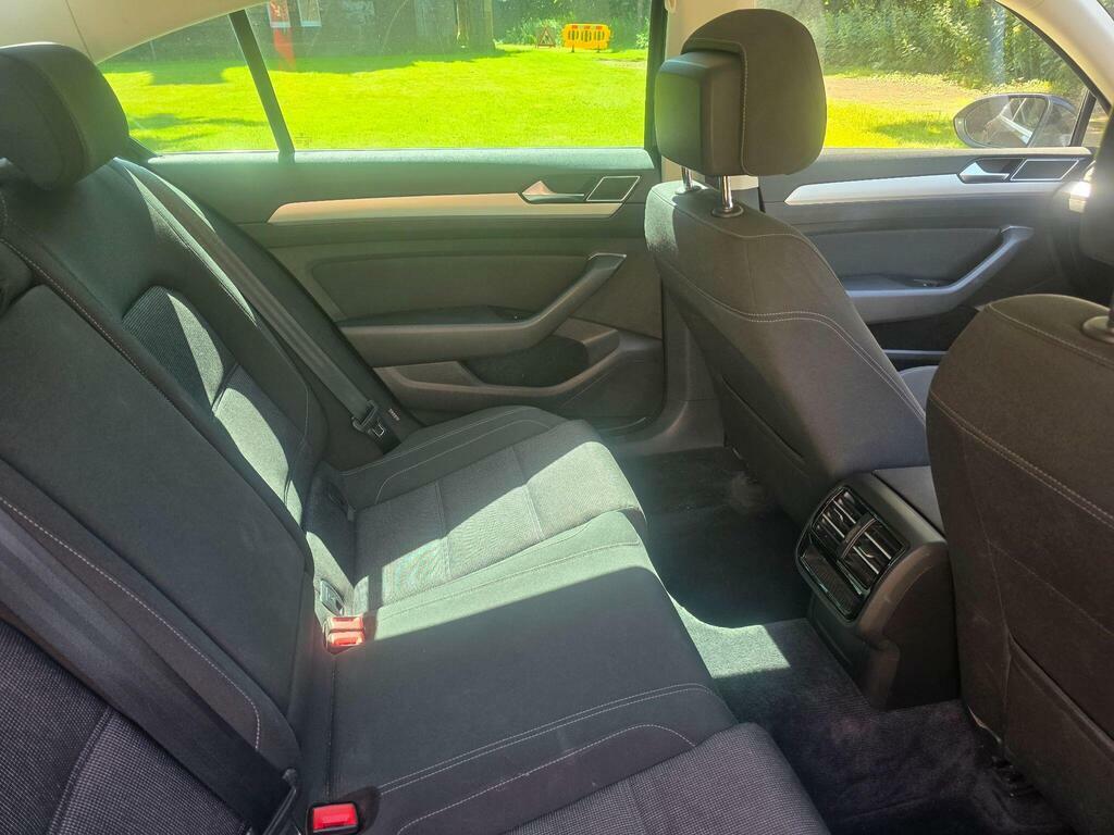 Volkswagen Passat   #21