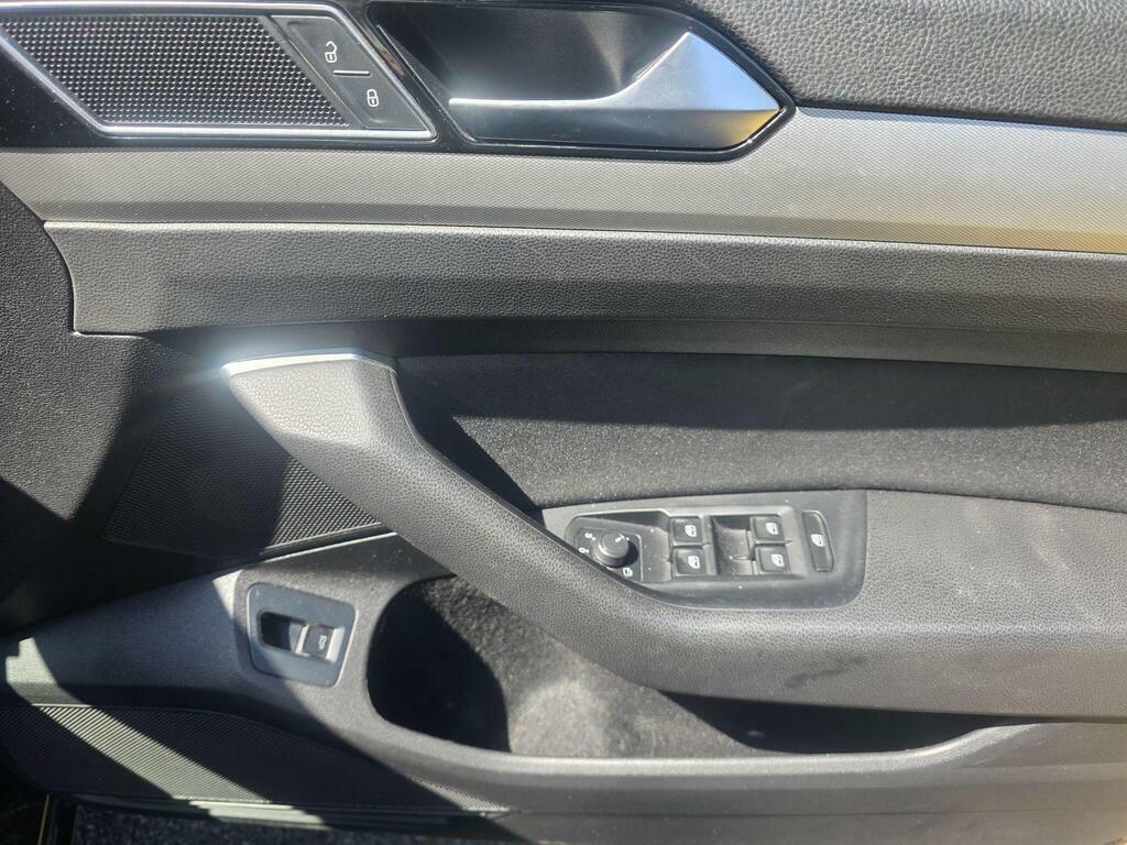 Volkswagen Passat   #41
