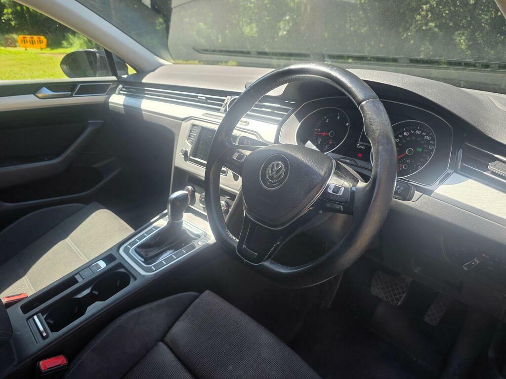 Volkswagen Passat   #13