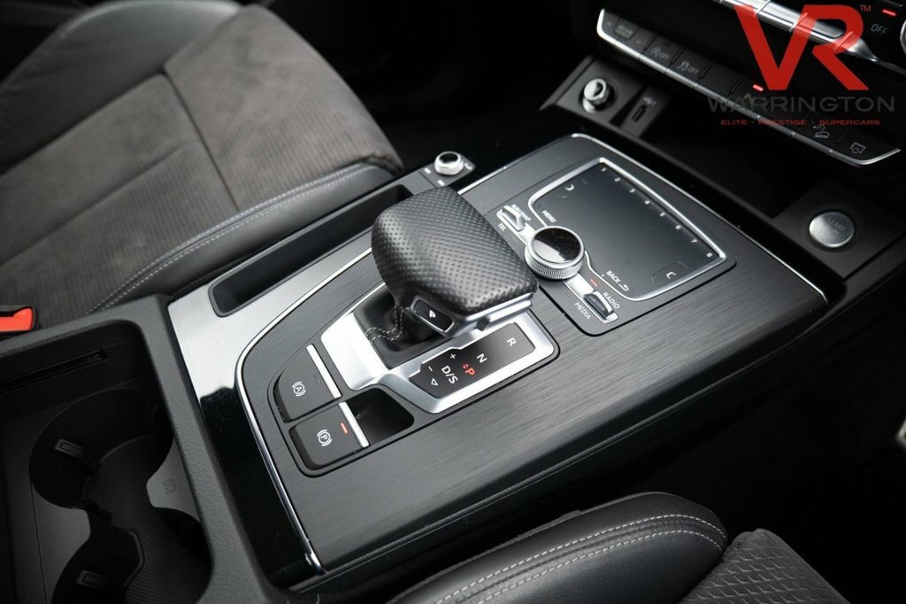 Audi Q5 2.0 Tdi Quattro S Line Plus S Tronic - Suv 5 S White #29