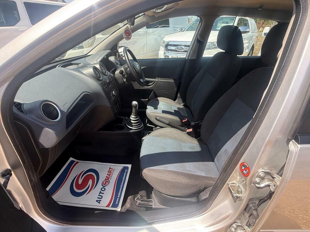 Ford Fiesta 1.25 Zetec Red #18