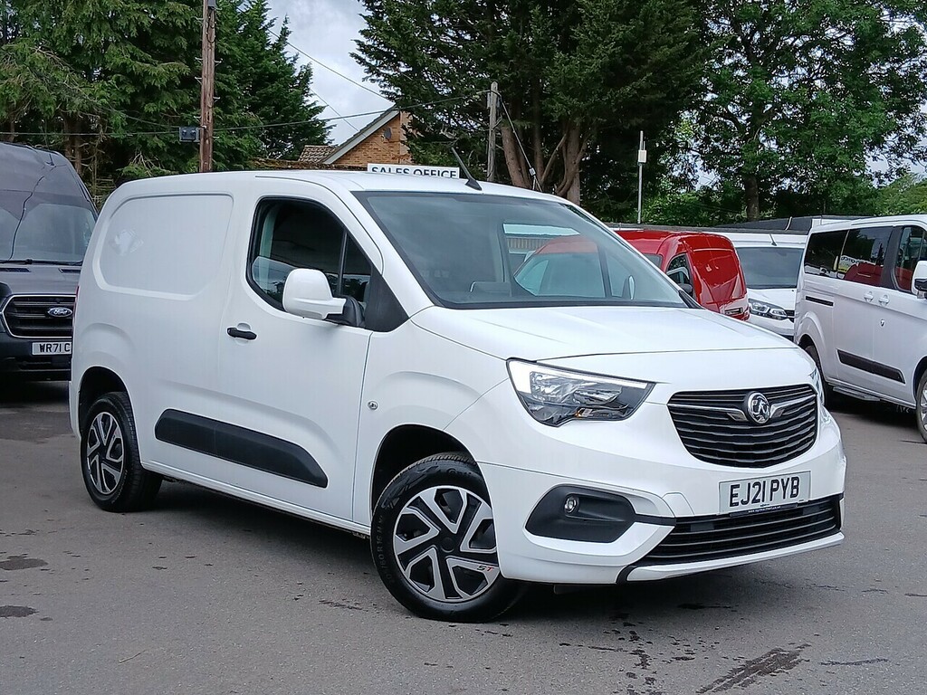 Vauxhall Combo 1.5 Turbo D 2300 Sportive Panel Van Man White