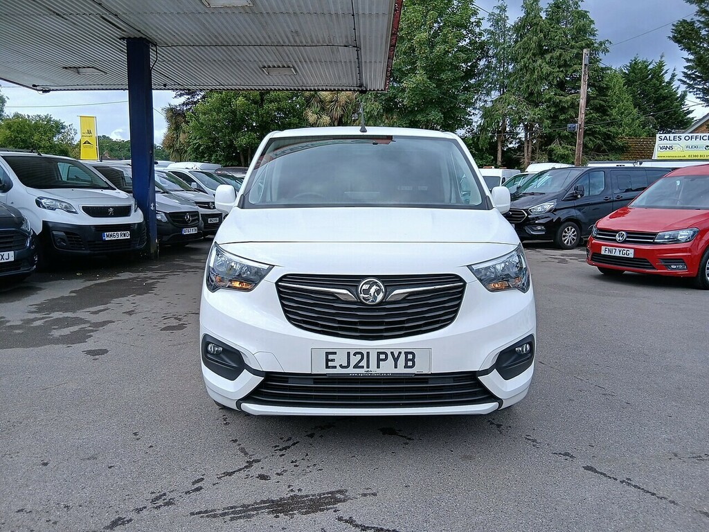 Vauxhall Combo 1.5 Turbo D 2300 Sportive Panel Van Man EJ21PYB White #2