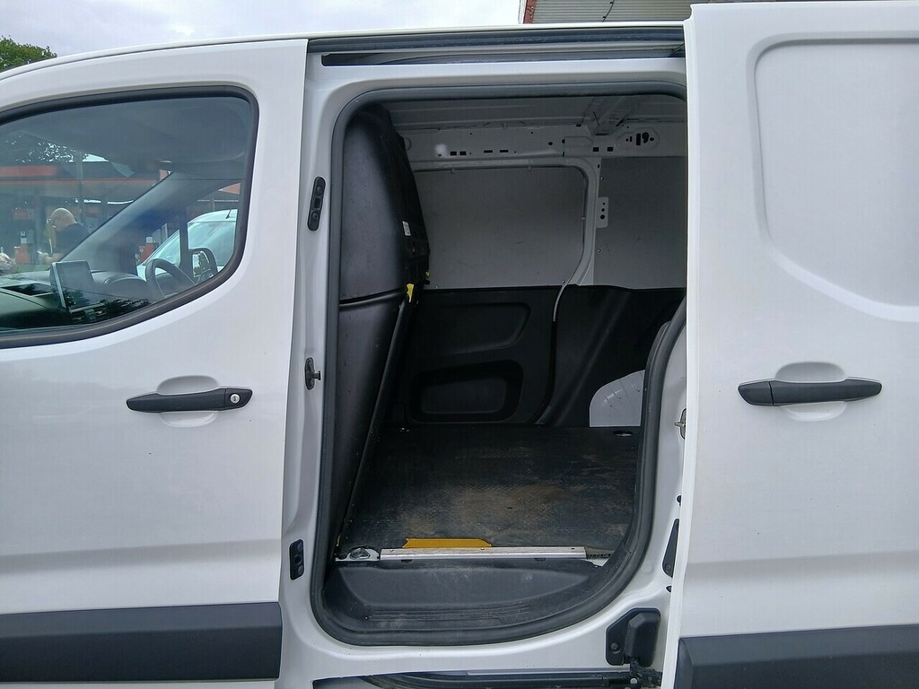 Vauxhall Combo 1.5 Turbo D 2300 Sportive Panel Van Man EJ21PYB White #6