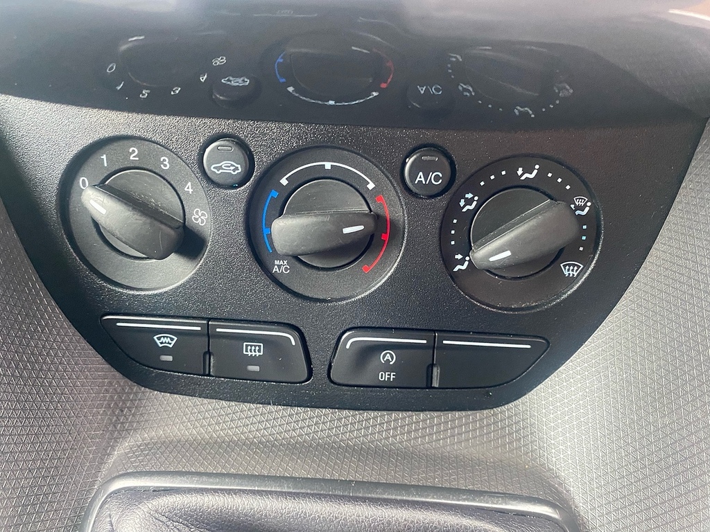 Ford Transit Connect 1.5 Tdci 100Ps Trend Van With Satnav, Aircon, Came White #19