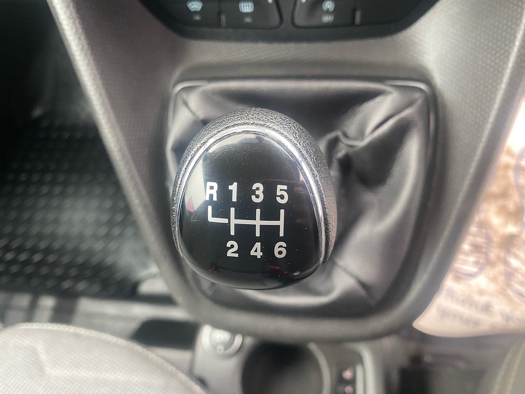 Ford Transit Connect 1.5 Tdci 100Ps Trend Van With Satnav, Aircon, Came White #18