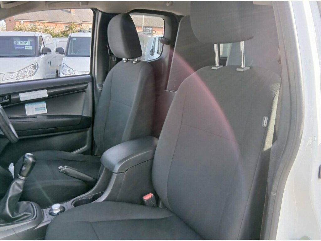 Isuzu D-Max 2.5 Td Pickup 4X4 192 Gkm, 161 White #2