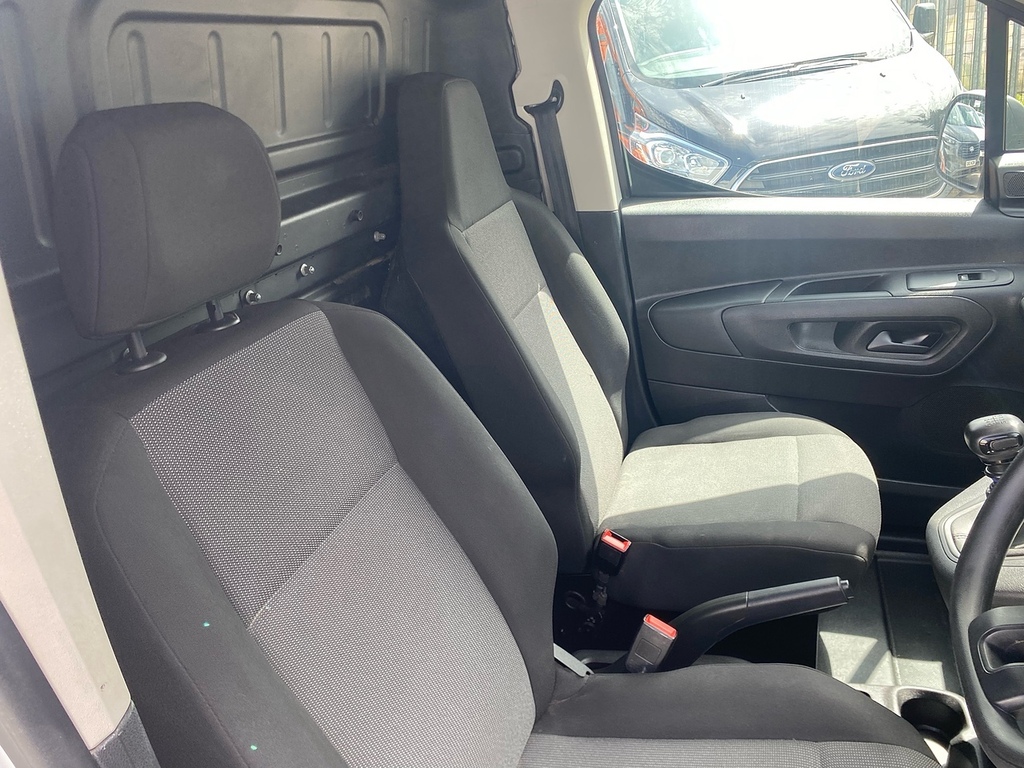 Citroen Berlingo Mpv White #14
