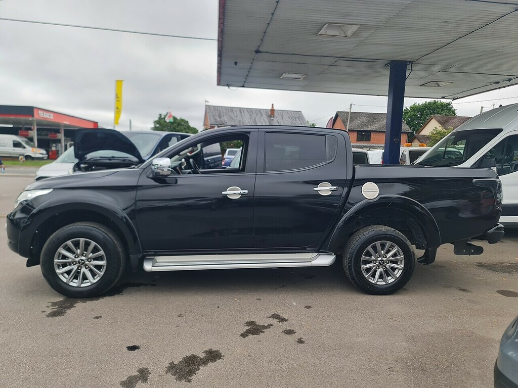 Mitsubishi L200 Di-d Dc Barbarian Pickup 2.4 YM19AXJ Black #4
