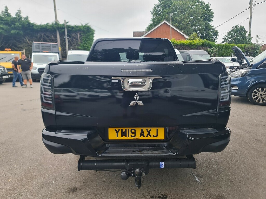 Mitsubishi L200 Di-d Dc Barbarian Pickup 2.4 YM19AXJ Black #6