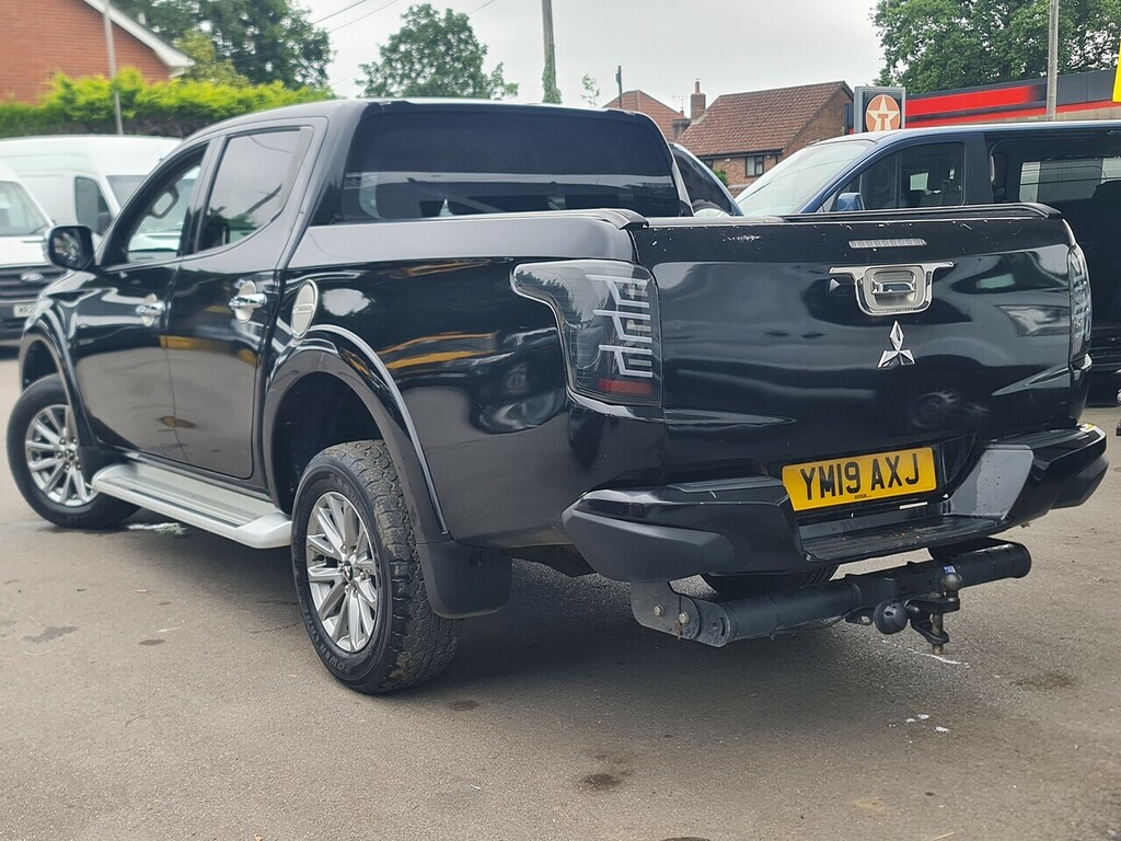 Mitsubishi L200 Di-d Dc Barbarian Pickup 2.4 YM19AXJ Black #5