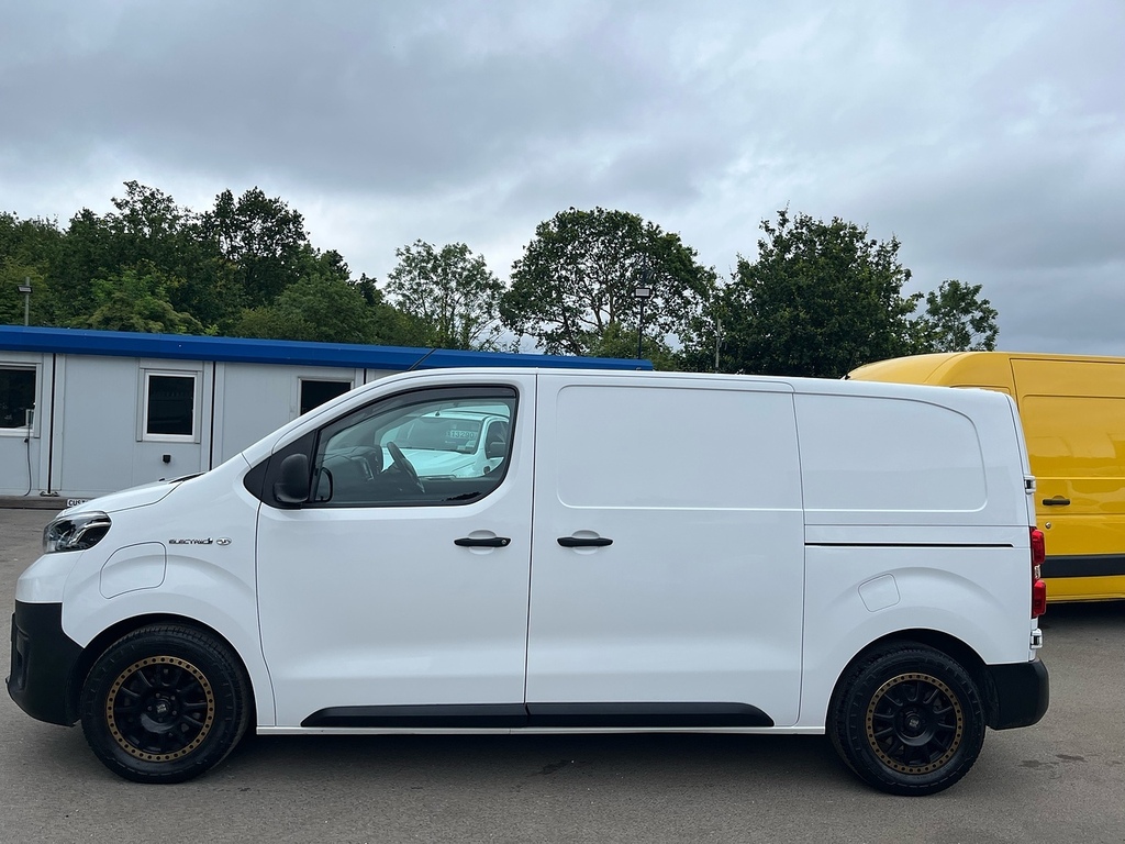 Toyota PROACE Icon White #4