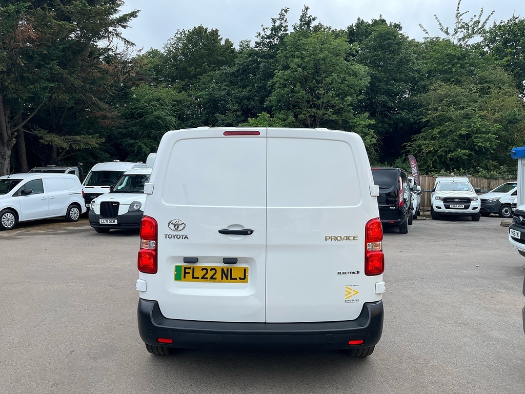 Toyota PROACE Icon White #6