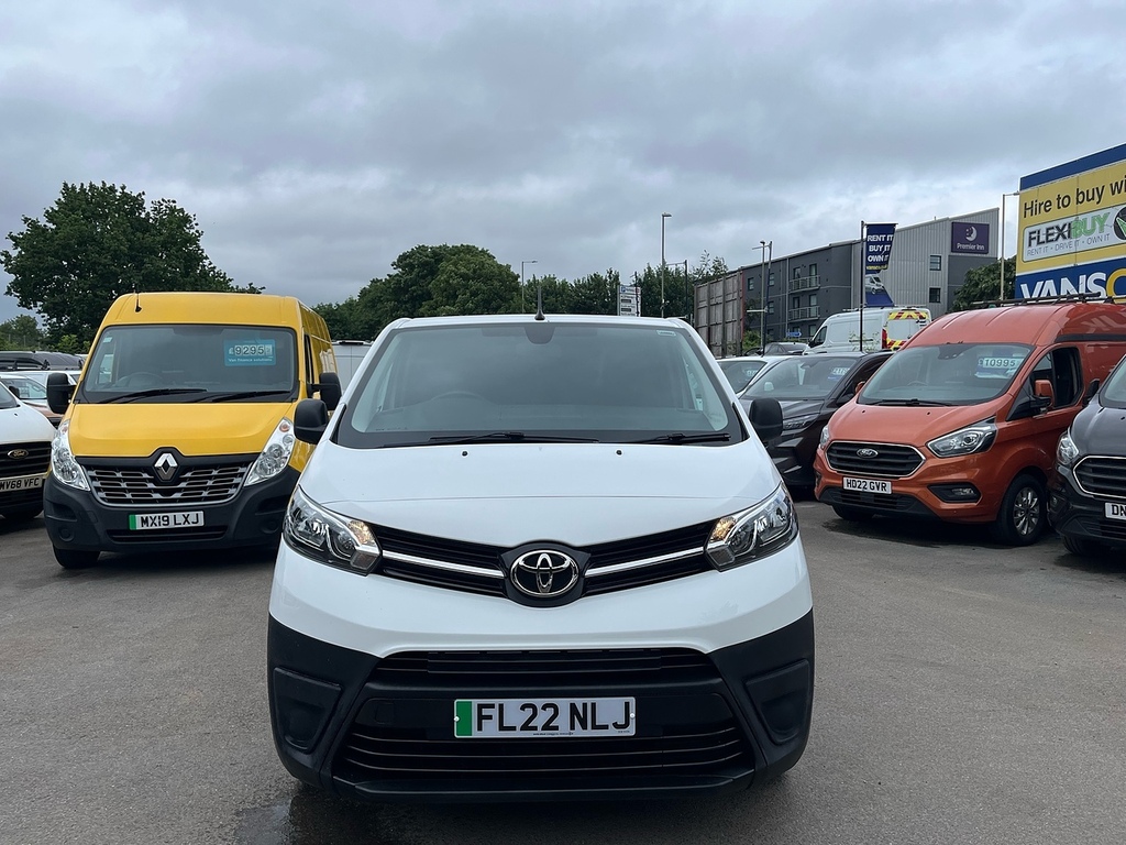 Toyota PROACE Icon White #2