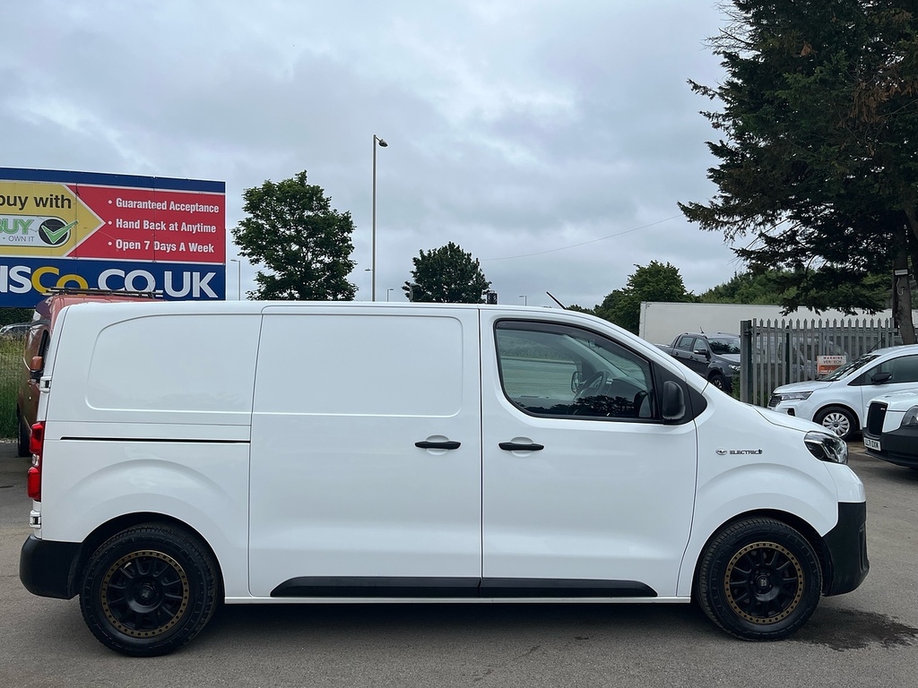 Toyota PROACE Icon White #8