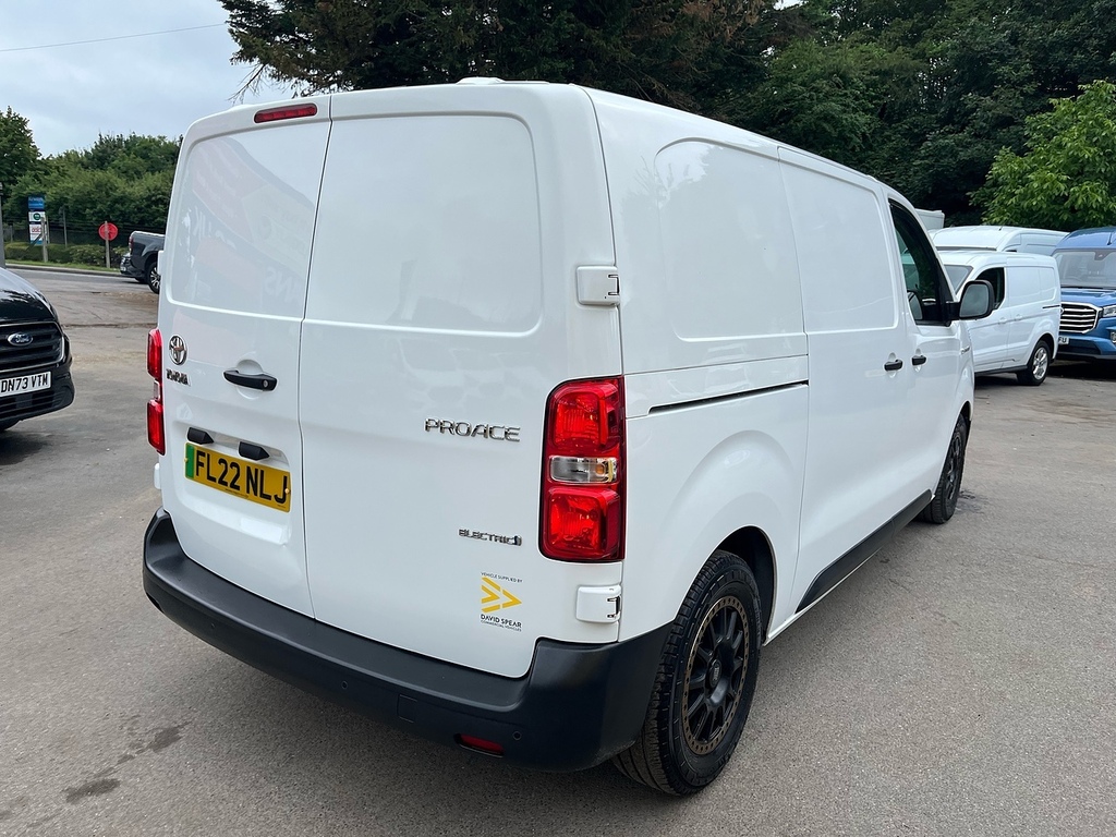 Toyota PROACE Icon White #7