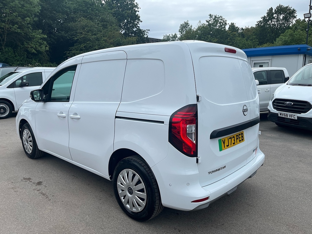 Nissan TOWNSTAR 45Kwh Tekna Panel Van 6Dr L1 122 Ps White #6