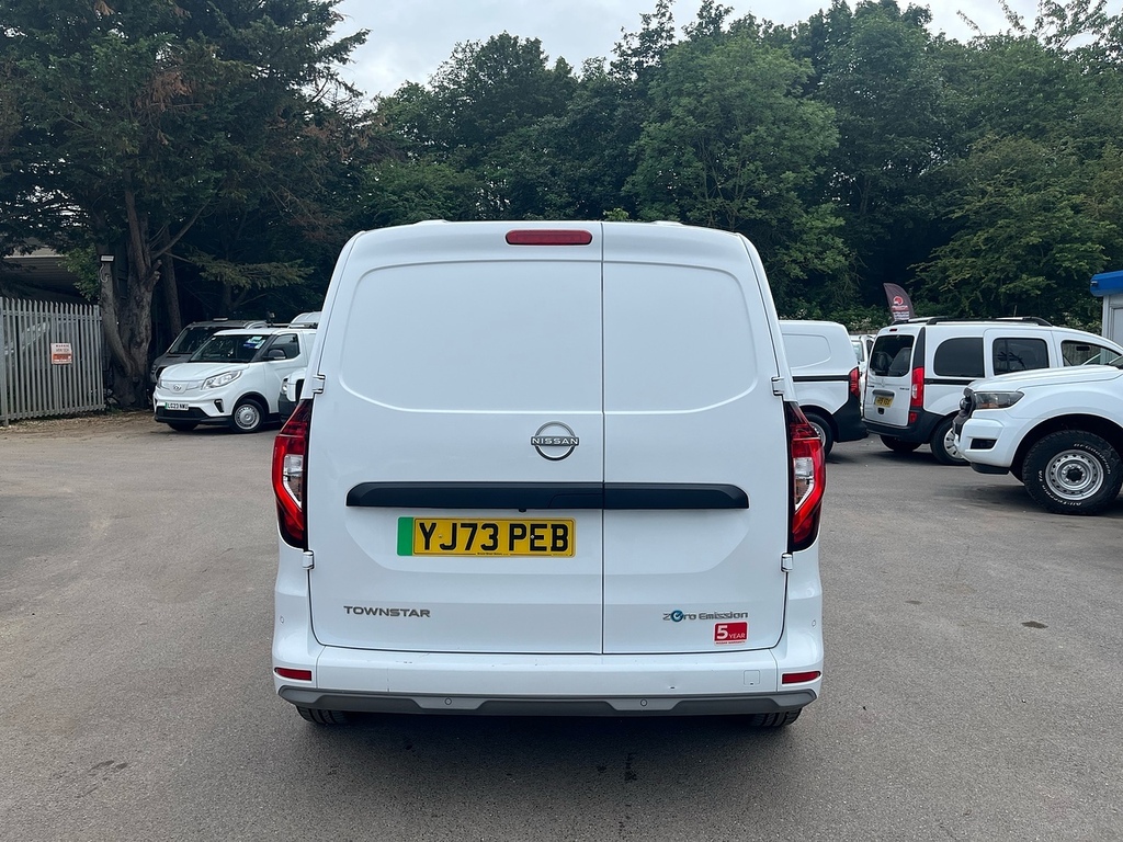 Nissan TOWNSTAR 45Kwh Tekna Panel Van 6Dr L1 122 Ps White #6