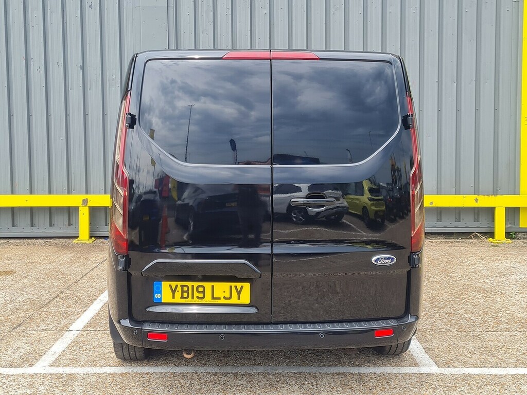 Ford Tourneo Custom 320 Ecoblue 2.0 Black #6
