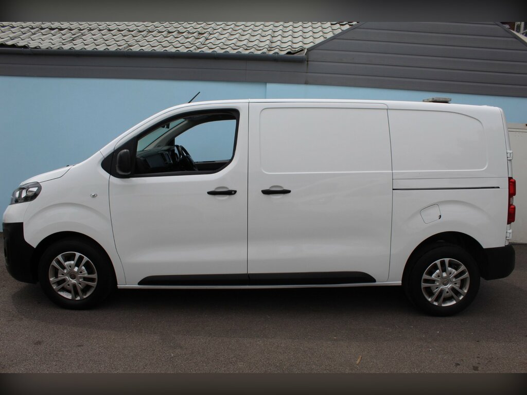 Vauxhall Vivaro 2.0 Turbo D 3100 Dynamic Panel Van 6Dr Manu White #5
