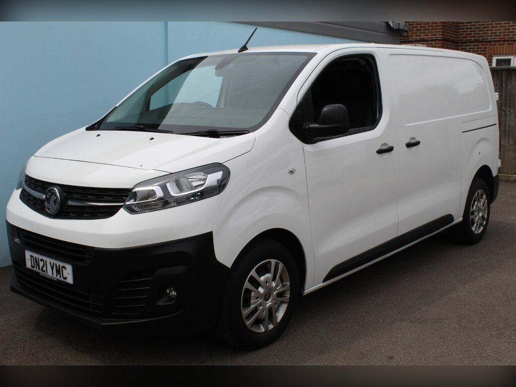 Vauxhall Vivaro 2.0 Turbo D 3100 Dynamic Panel Van 6Dr Manu White #4