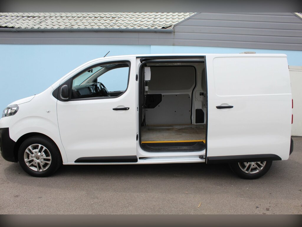 Vauxhall Vivaro 2.0 Turbo D 3100 Dynamic Panel Van 6Dr Manu White #6