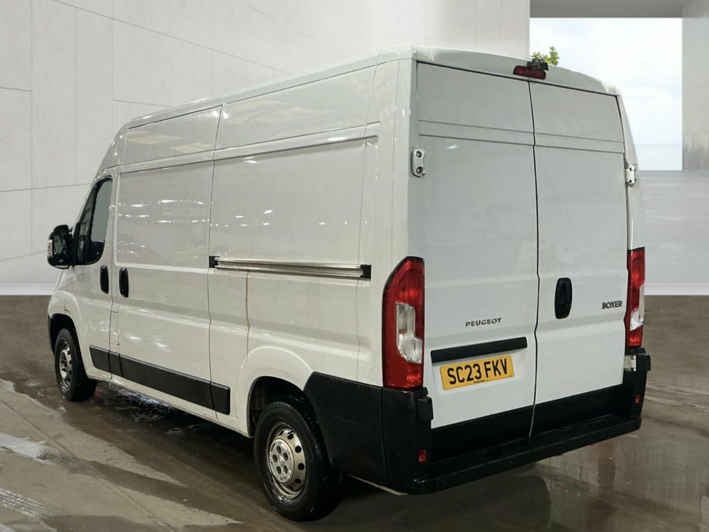 Peugeot Boxer 2.2L Professional Premium White #3