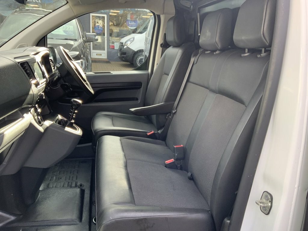Vauxhall Vivaro 2.0 Turbo D 3100 Dynamic Panel Van 6Dr Manu White #12
