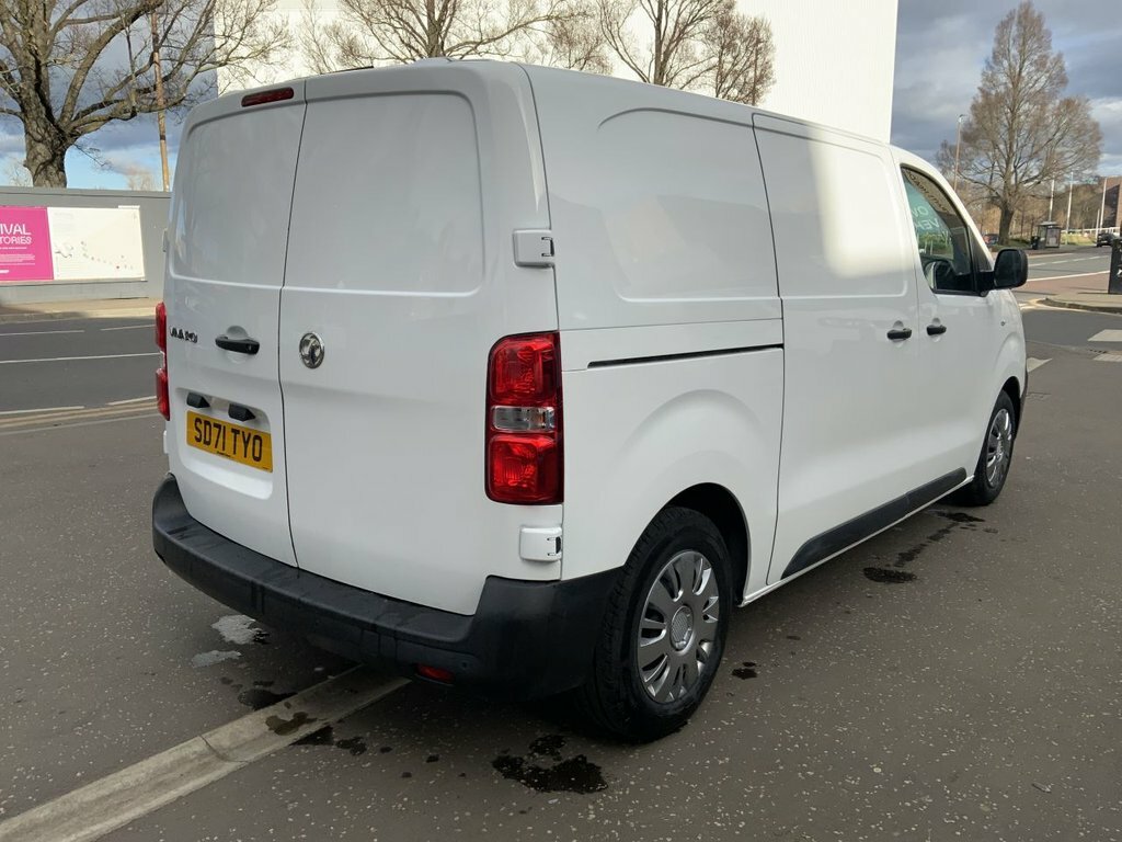 Vauxhall Vivaro 1.5L Dynamic 6Dr White #6
