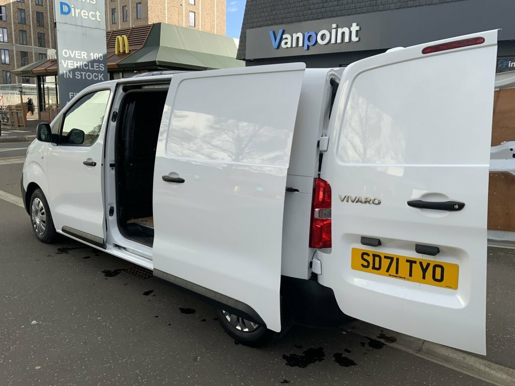 Vauxhall Vivaro 2.0 Turbo D 3100 Dynamic Panel Van 6Dr Manu White #10