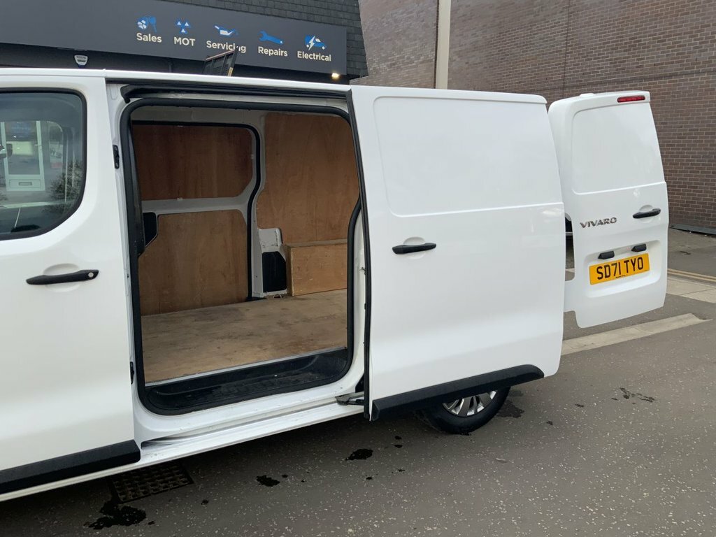 Vauxhall Vivaro 2.0 Turbo D 3100 Dynamic Panel Van 6Dr Manu White #11