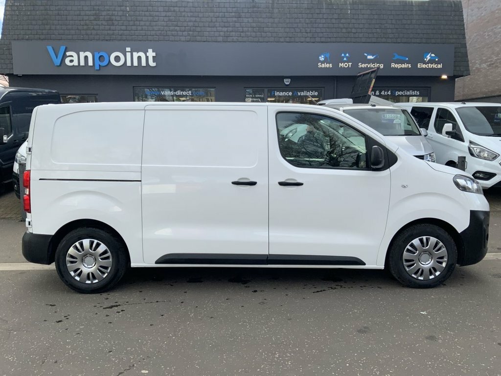 Vauxhall Vivaro 2.0 Turbo D 3100 Dynamic Panel Van 6Dr Manu White #8