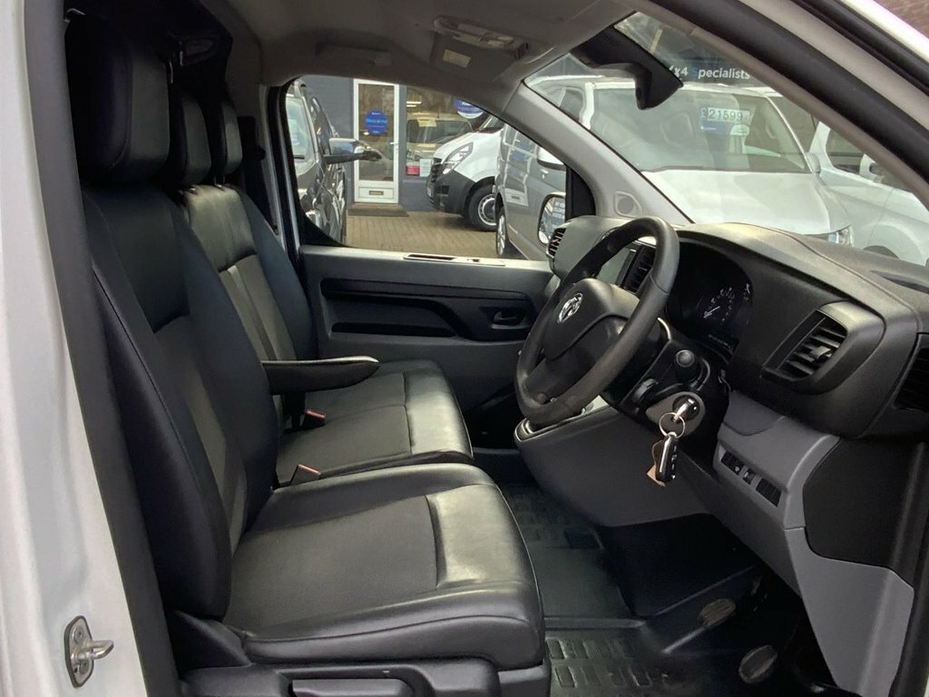 Vauxhall Vivaro 2.0 Turbo D 3100 Dynamic Panel Van 6Dr Manu White #15
