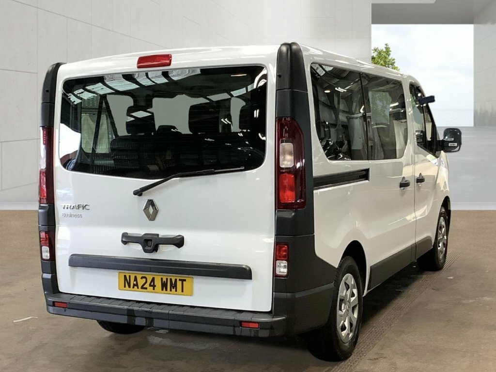 Renault Trafic 2L Business White #4