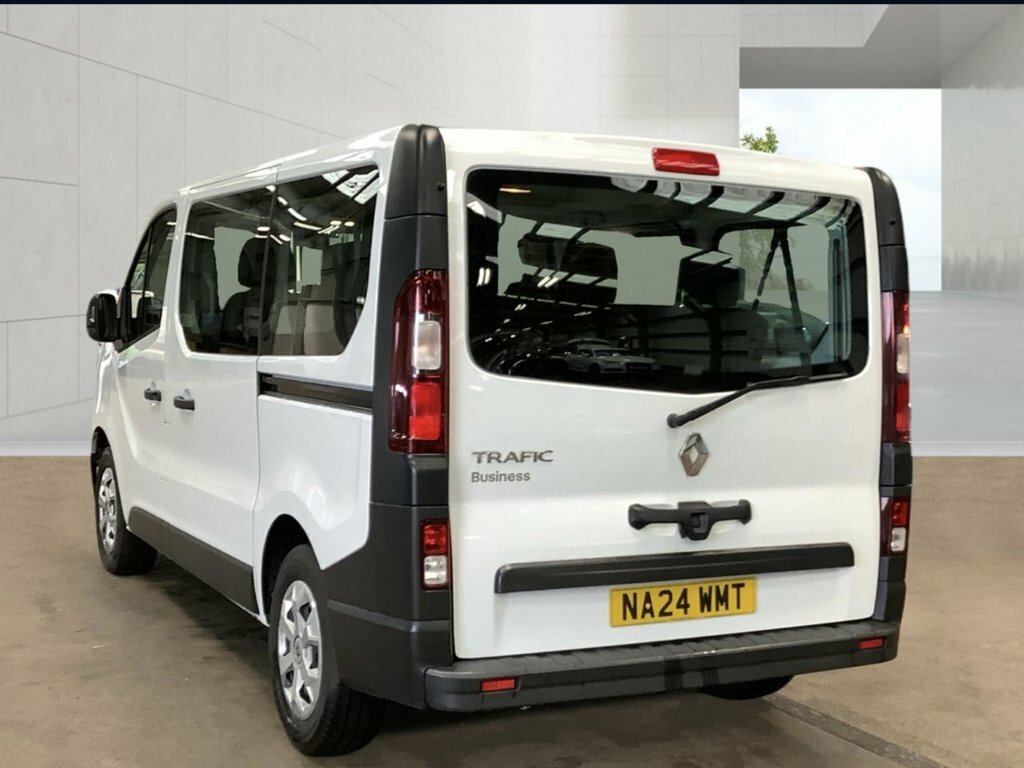 Renault Trafic 2L Business White #3