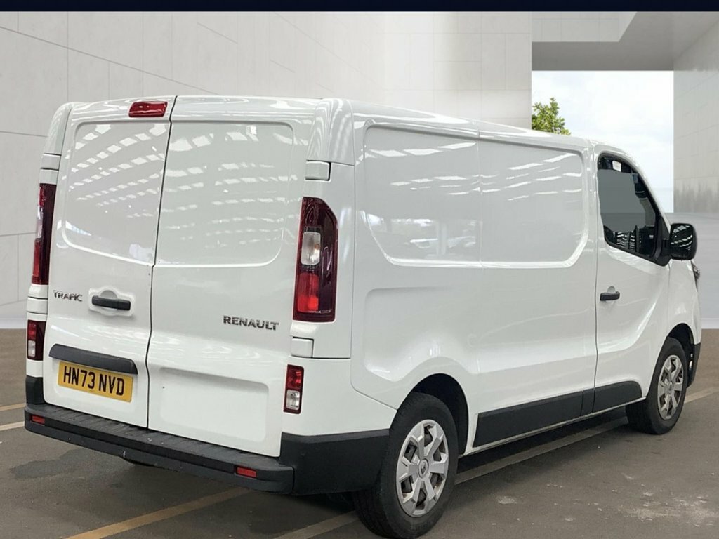 Renault Trafic 2L Advance White #4
