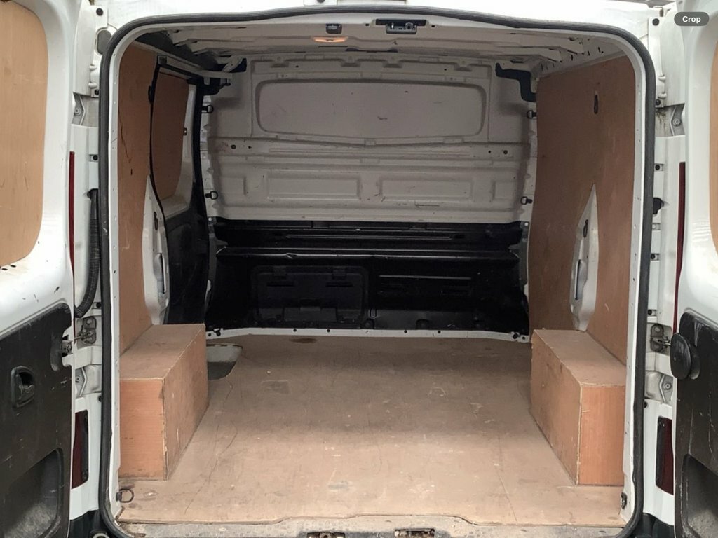 Renault Trafic 2L Advance White #5
